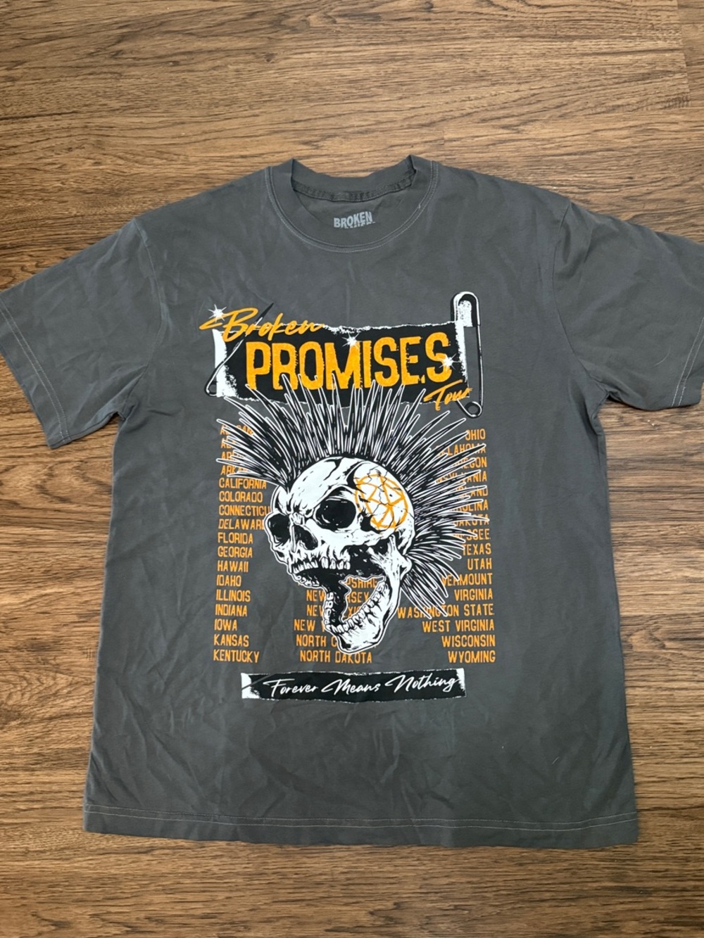NWOT Broken Promises Men's Charcoal Skull Graphic Tee